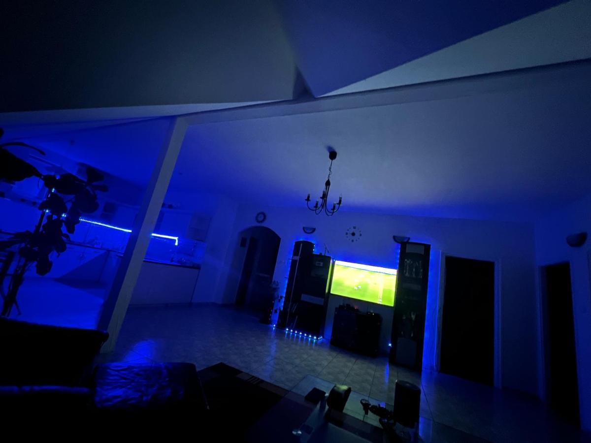 Appartamento Gabe'S Nest Urom Esterno foto