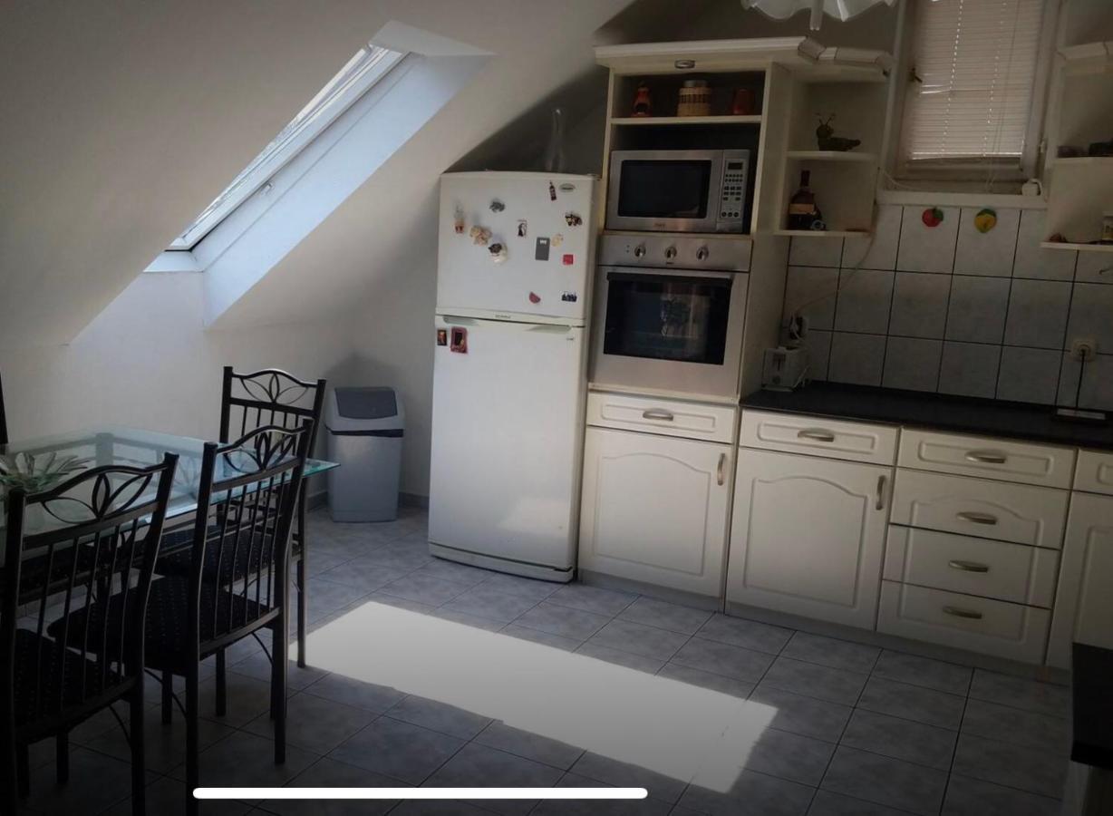 Appartamento Gabe'S Nest Urom Esterno foto